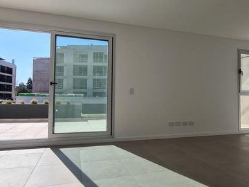 VENTA DEPARTAMENTO OCHO SAUCES  3 DORMITORIOS CON PATIO Y COCHERA -  ESTRENAR FUNES