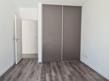 VENTA DEPARTAMENTO OCHO SAUCES  3 DORMITORIOS CON PATIO Y COCHERA -  ESTRENAR FUNES