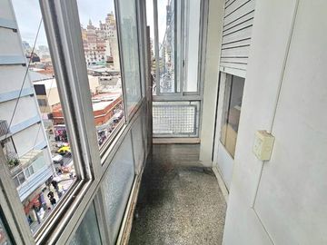 Departamento en Congreso 2 amb con balcon al frente. todo luz y sol!!