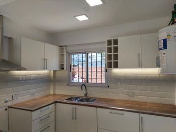 PH en venta - 2 Dormitorios 1 Baño - Cochera - 110Mts2 - Burzaco
