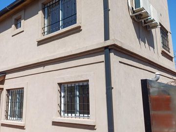 PH en venta - 2 Dormitorios 1 Baño - Cochera - 110Mts2 - Burzaco