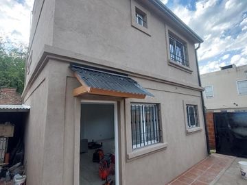 PH en venta - 2 Dormitorios 1 Baño - Cochera - 110Mts2 - Burzaco