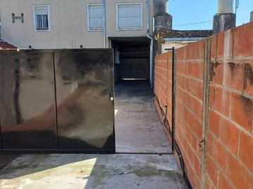 PH en venta - 2 Dormitorios 1 Baño - Cochera - 110Mts2 - Burzaco