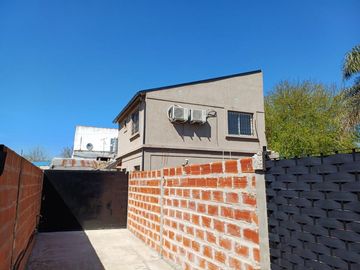 PH en venta - 2 Dormitorios 1 Baño - Cochera - 110Mts2 - Burzaco