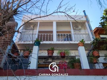 Casa en Venta de Tres Dormitorios en Santa Genoveva