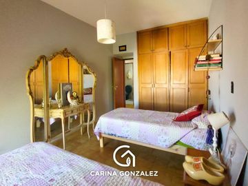 Casa en Venta de Tres Dormitorios en Santa Genoveva