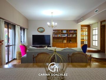 Casa en Venta de Tres Dormitorios en Santa Genoveva