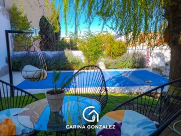 Casa en Venta de Tres Dormitorios en Santa Genoveva