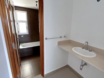 Departamento en venta - 2 dormitorios 1 baño 1 cochera - 85mts2 - La Plata
