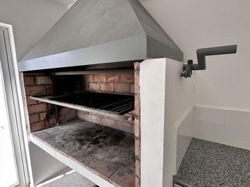 Departamento en venta - 2 dormitorios 1 baño 1 cochera - 85mts2 - La Plata