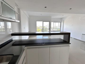 Departamento en venta - 2 dormitorios 1 baño 1 cochera - 85mts2 - La Plata