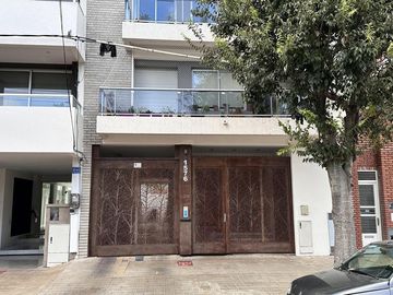 Departamento en venta - 2 dormitorios 1 baño 1 cochera - 85mts2 - La Plata