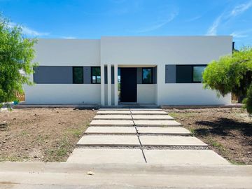 Casa en San Ramon, Pilar del este