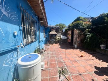 Venta de casa en Santa Cruz esq Falucho- 4amb con patio y garaje