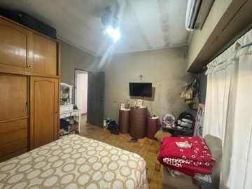 Venta de casa en Santa Cruz esq Falucho- 4amb con patio y garaje