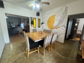 Venta de casa en Santa Cruz esq Falucho- 4amb con patio y garaje