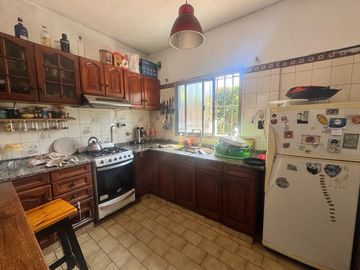 Venta de casa en Santa Cruz esq Falucho- 4amb con patio y garaje