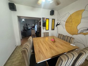 Venta de casa en Santa Cruz esq Falucho- 4amb con patio y garaje