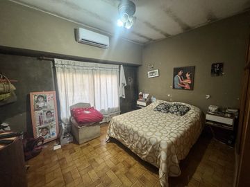 Venta de casa en Santa Cruz esq Falucho- 4amb con patio y garaje