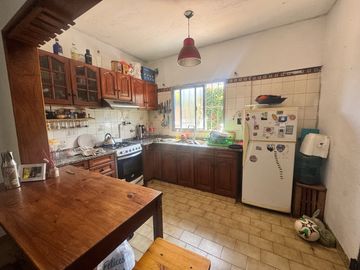 Venta de casa en Santa Cruz esq Falucho- 4amb con patio y garaje