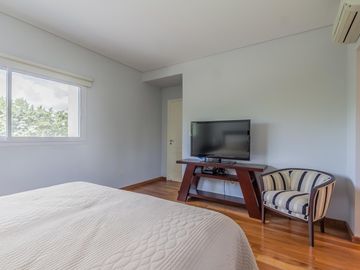 VENTA CASA 5 AMBIENTES - PILETA - SANTA MARIA DE LOS OLIVOS - PILAR