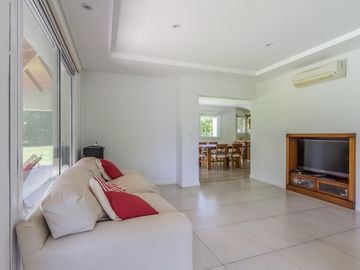 VENTA CASA 5 AMBIENTES - PILETA - SANTA MARIA DE LOS OLIVOS - PILAR