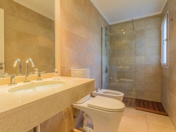 VENTA CASA 5 AMBIENTES - PILETA - SANTA MARIA DE LOS OLIVOS - PILAR