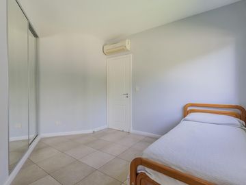 VENTA CASA 5 AMBIENTES - PILETA - SANTA MARIA DE LOS OLIVOS - PILAR
