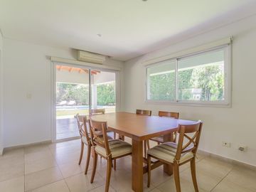 VENTA CASA 5 AMBIENTES - PILETA - SANTA MARIA DE LOS OLIVOS - PILAR