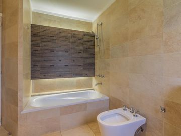 VENTA CASA 5 AMBIENTES - PILETA - SANTA MARIA DE LOS OLIVOS - PILAR