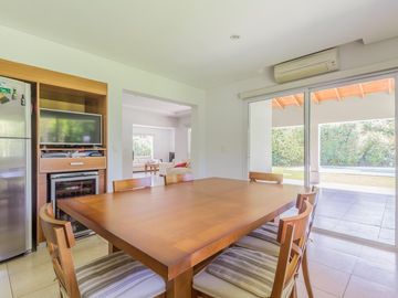 VENTA CASA 5 AMBIENTES - PILETA - SANTA MARIA DE LOS OLIVOS - PILAR