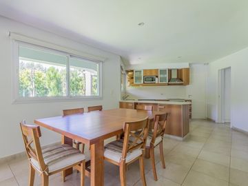 VENTA CASA 5 AMBIENTES - PILETA - SANTA MARIA DE LOS OLIVOS - PILAR