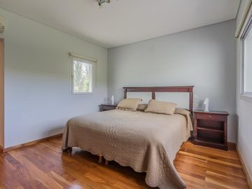 VENTA CASA 5 AMBIENTES - PILETA - SANTA MARIA DE LOS OLIVOS - PILAR