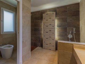 VENTA CASA 5 AMBIENTES - PILETA - SANTA MARIA DE LOS OLIVOS - PILAR
