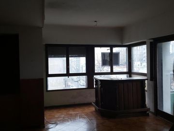Departamento en venta - 3 Dormitorios 2 Baños - Cochera - La Plata