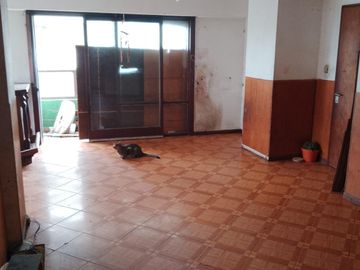 Departamento en venta - 3 Dormitorios 2 Baños - Cochera - La Plata