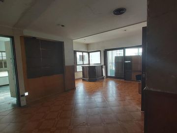Departamento en venta - 3 Dormitorios 2 Baños - Cochera - La Plata