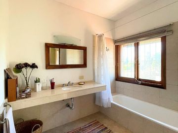 CASA 5 AMBIENTES EN VENTA, BARRIO PRIVADO LOMA ESCONDIDA, LUJAN