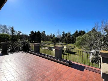CASA 5 AMBIENTES EN VENTA, BARRIO PRIVADO LOMA ESCONDIDA, LUJAN