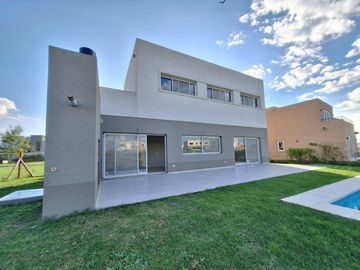 Casa en  Venta El Canton Norte