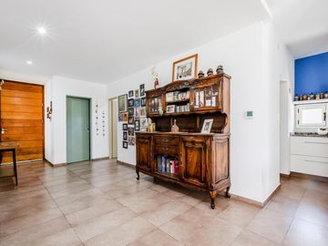 VENTA/PERMUTA - Casa - 2 dormitorios - Cochera doble y pileta - Sol Paraná, Pueblo Esther.