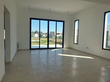 Casa en venta Santa Lucia Pilar del Este | VCO Propiedades