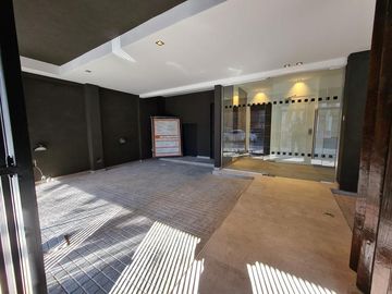 Amplisimo Depto - con COCHERA Y TERRAZA Exclusiva! Alquilado!