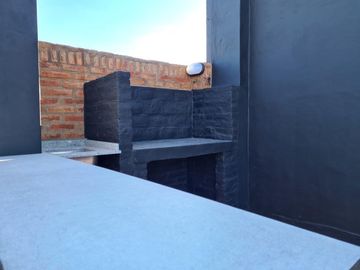 Amplisimo Depto - con COCHERA Y TERRAZA Exclusiva! Alquilado!