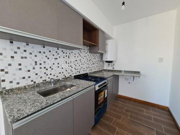 Amplisimo Depto - con COCHERA Y TERRAZA Exclusiva! Alquilado!