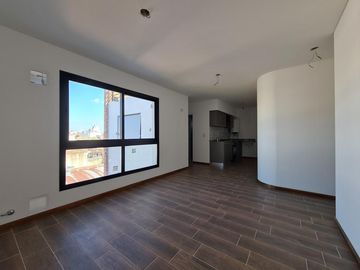 Amplisimo Depto - con COCHERA Y TERRAZA Exclusiva! Alquilado!