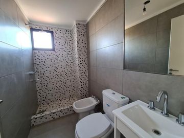 Amplisimo Depto - con COCHERA Y TERRAZA Exclusiva! Alquilado!