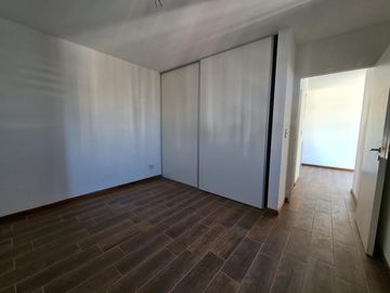 Amplisimo Depto - con COCHERA Y TERRAZA Exclusiva! Alquilado!
