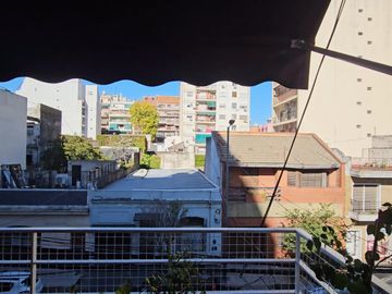 DEPARTAMENTO 3 AMBIENTES AL FRENTE CON BALCON EN BARRACAS VENTA