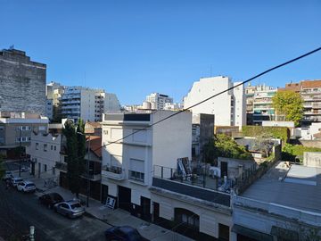 DEPARTAMENTO 3 AMBIENTES AL FRENTE CON BALCON EN BARRACAS VENTA
